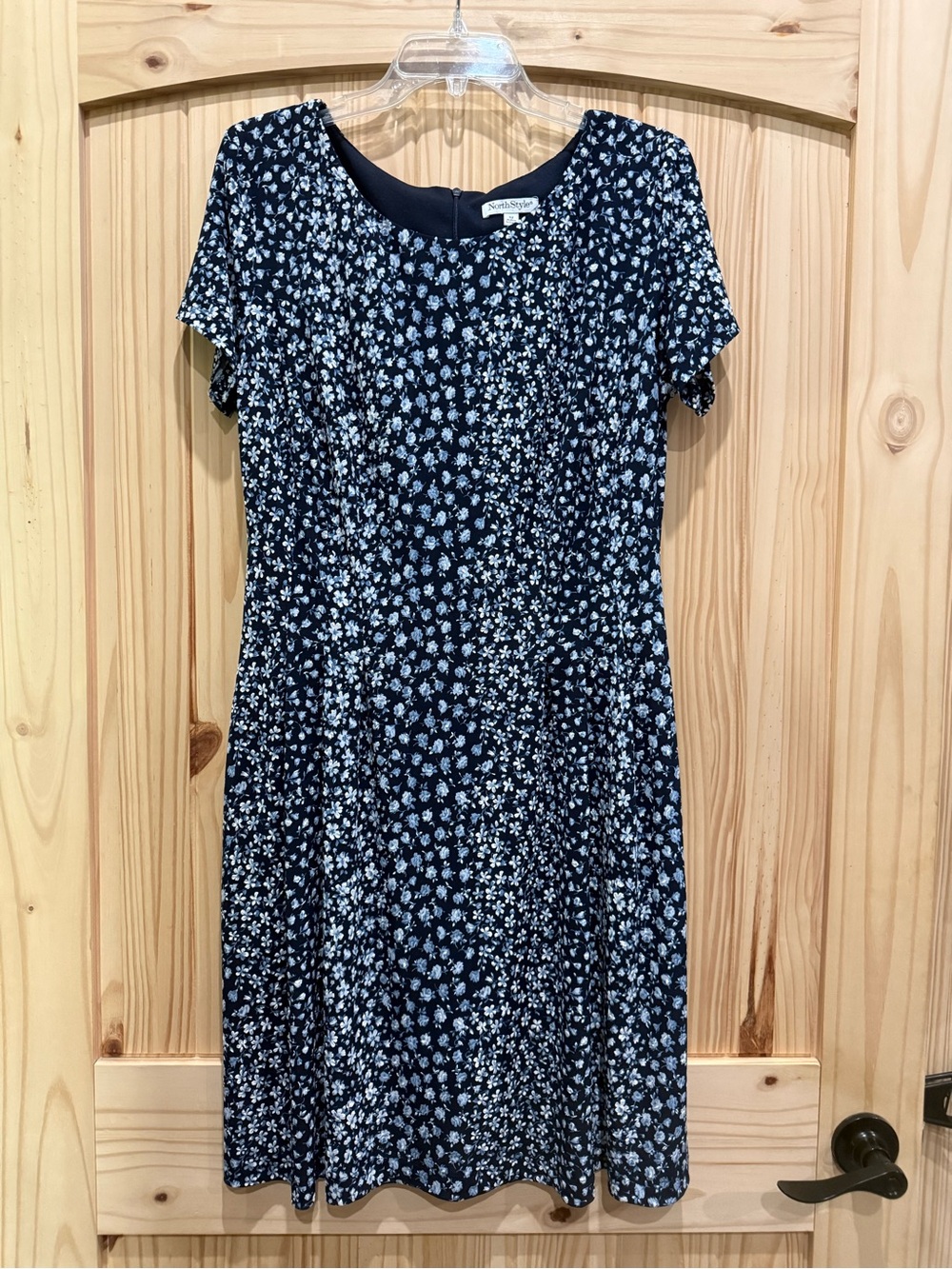 NorthStyle Blue and White Ditsy Floral Short Sleeve Dress - Size 12